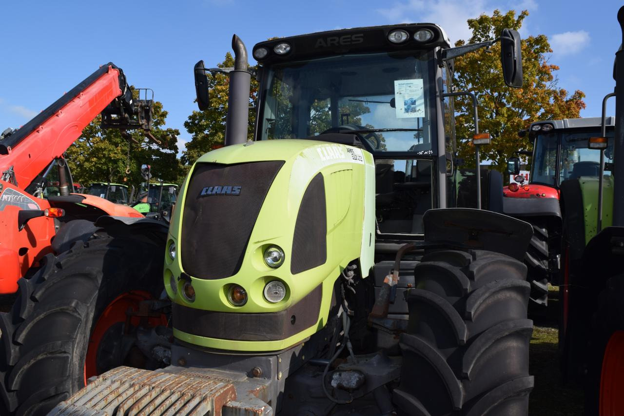 CLAAS Ares 697 ATZ - Farm tractor: picture 2 CLAAS Ares 697 ATZ - Farm tractor: picture 2