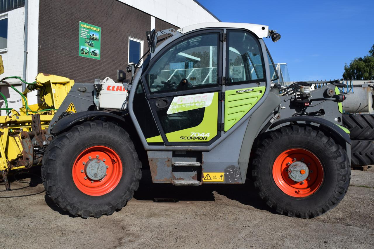 CLAAS SCORPION 7044 - Telescopic handler: picture 2 CLAAS SCORPION 7044 - Telescopic handler: picture 2