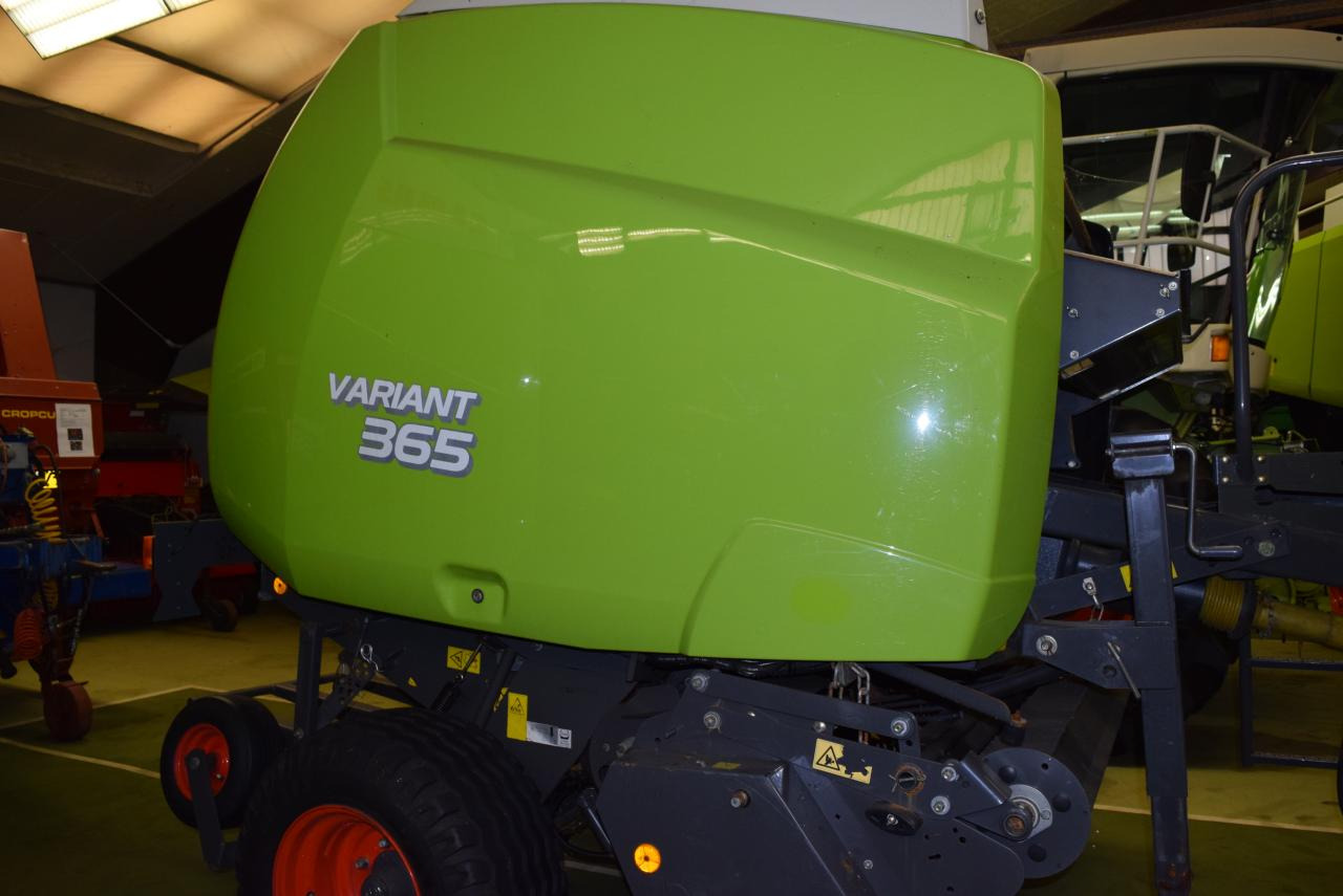 CLAAS Variant 365 RotoCut - Round baler: picture 3 CLAAS Variant 365 RotoCut - Round baler: picture 3