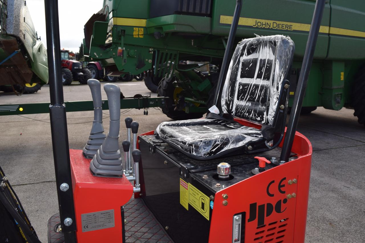 / JPC HT12 - Mini excavator: picture 4 / JPC HT12 - Mini excavator: picture 4