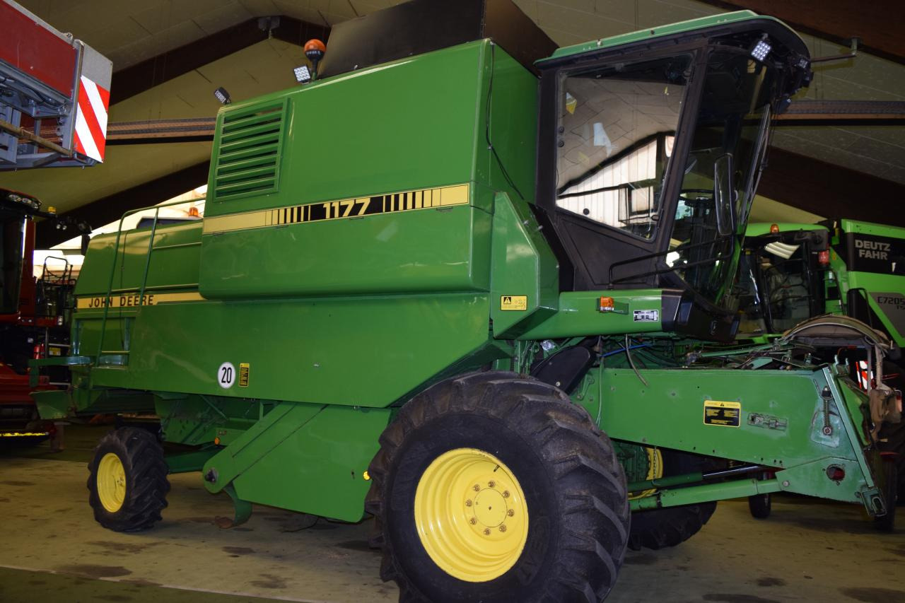 John Deere 1177 - Combine harvester: picture 3 John Deere 1177 - Combine harvester: picture 3