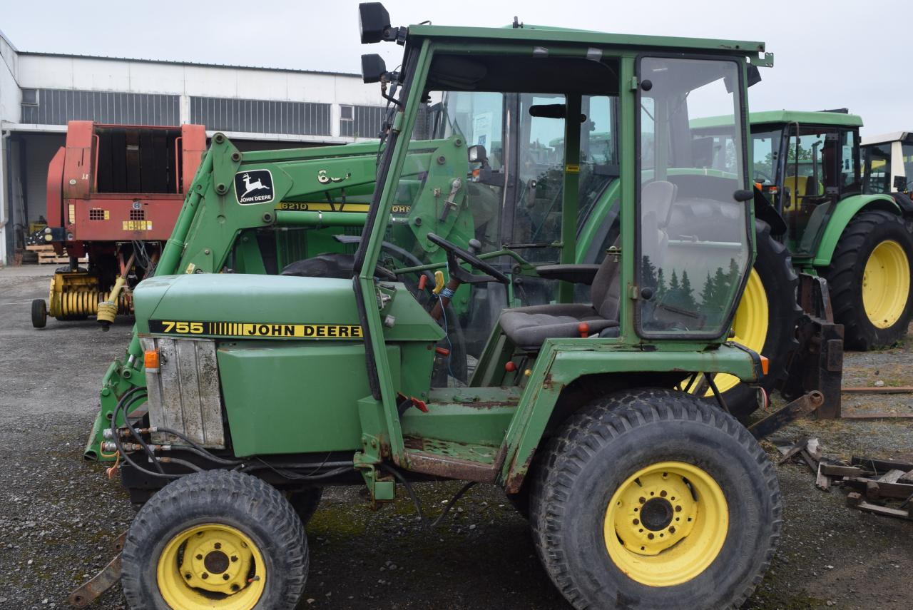 John Deere 755 - Farm tractor: picture 1 John Deere 755 - Farm tractor: picture 1