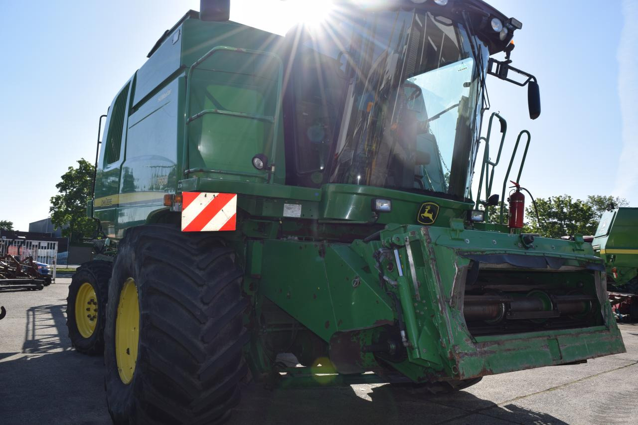 John Deere T 660 HM - Combine harvester: picture 3 John Deere T 660 HM - Combine harvester: picture 3
