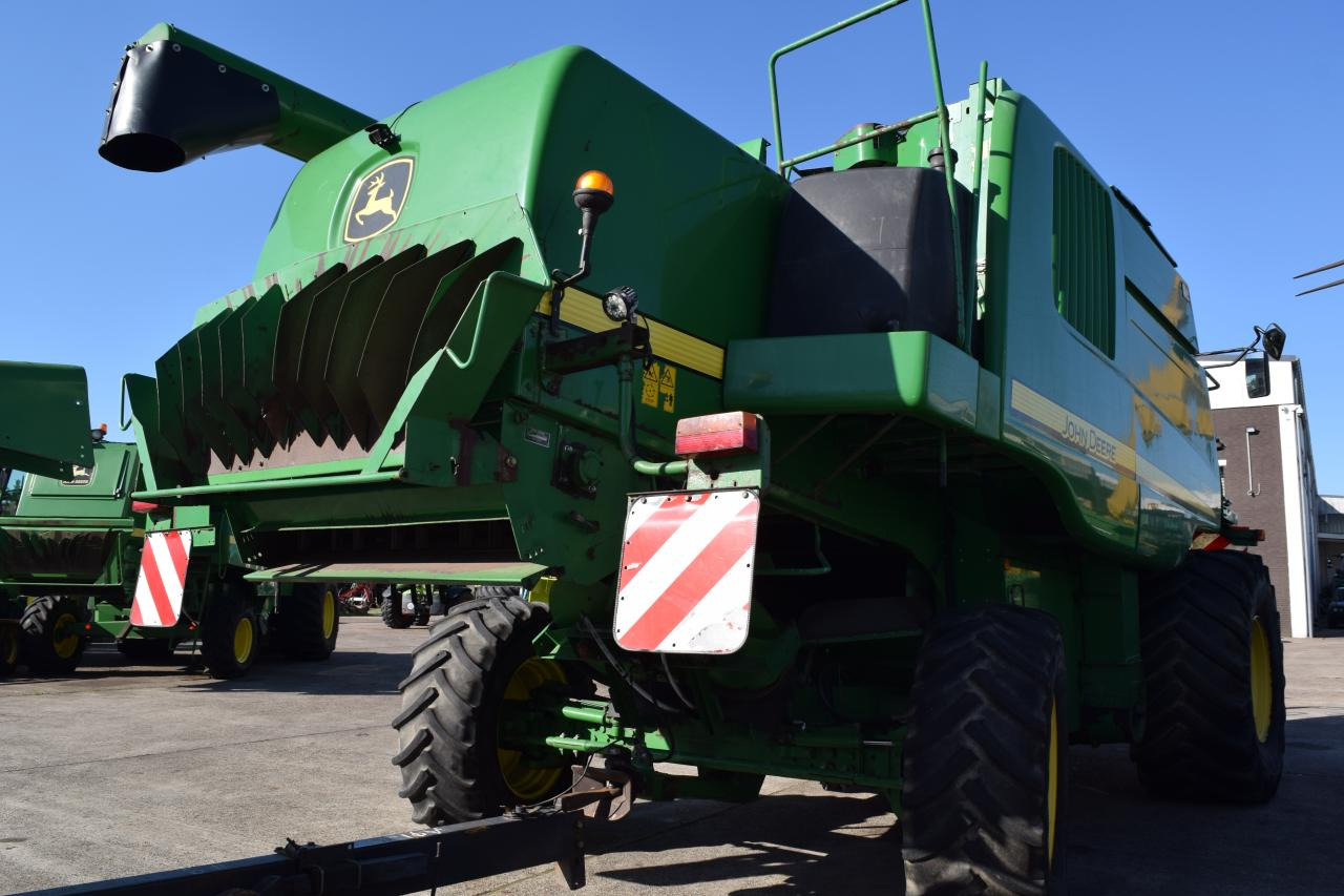 John Deere T 660 HM - Combine harvester: picture 4 John Deere T 660 HM - Combine harvester: picture 4