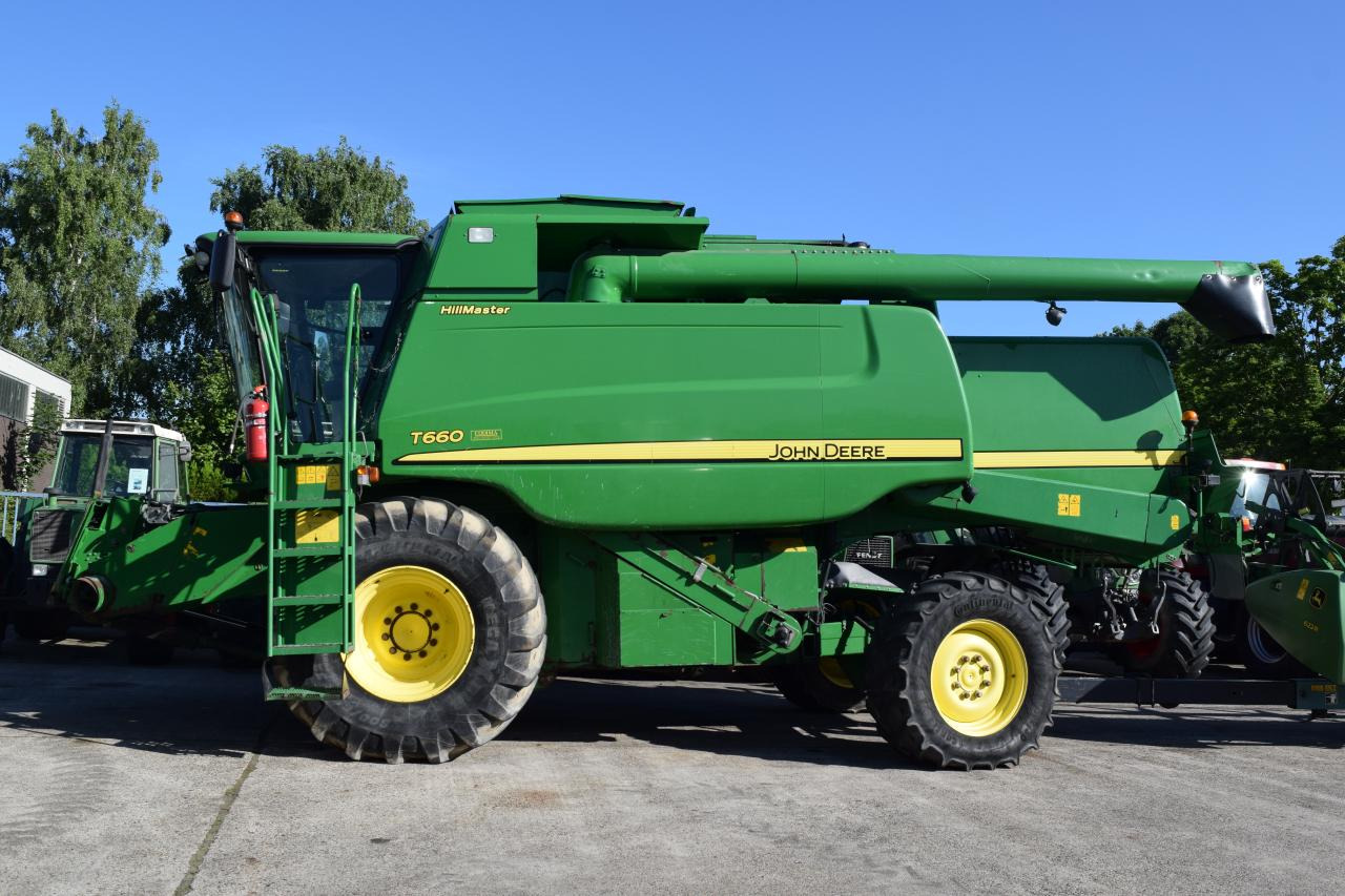 John Deere T 660 HM - Combine harvester: picture 1 John Deere T 660 HM - Combine harvester: picture 1