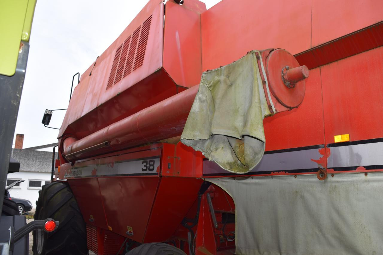 Massey Ferguson MF 38 - Combine harvester: picture 5 Massey Ferguson MF 38 - Combine harvester: picture 5