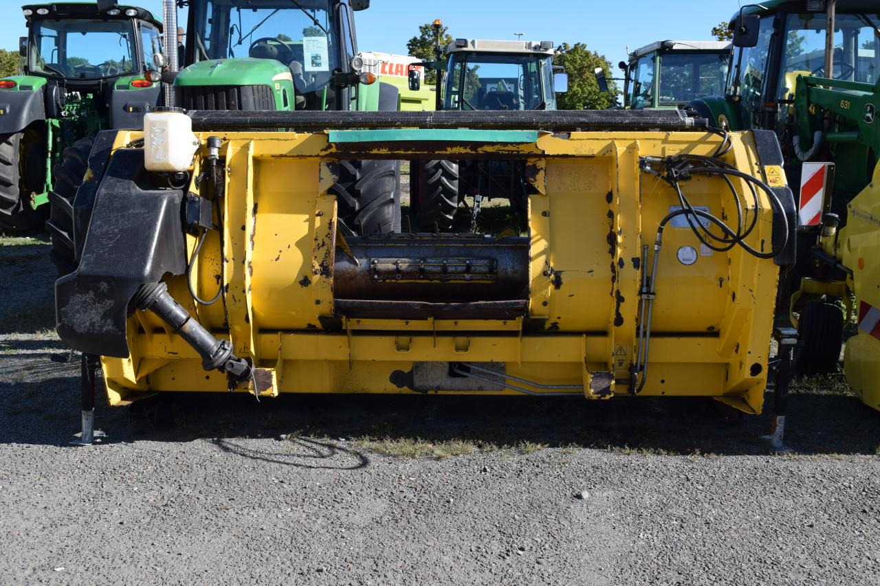 New Holland 273 *Pick Up* - Forage harvester attachment: picture 5 New Holland 273 *Pick Up* - Forage harvester attachment: picture 5