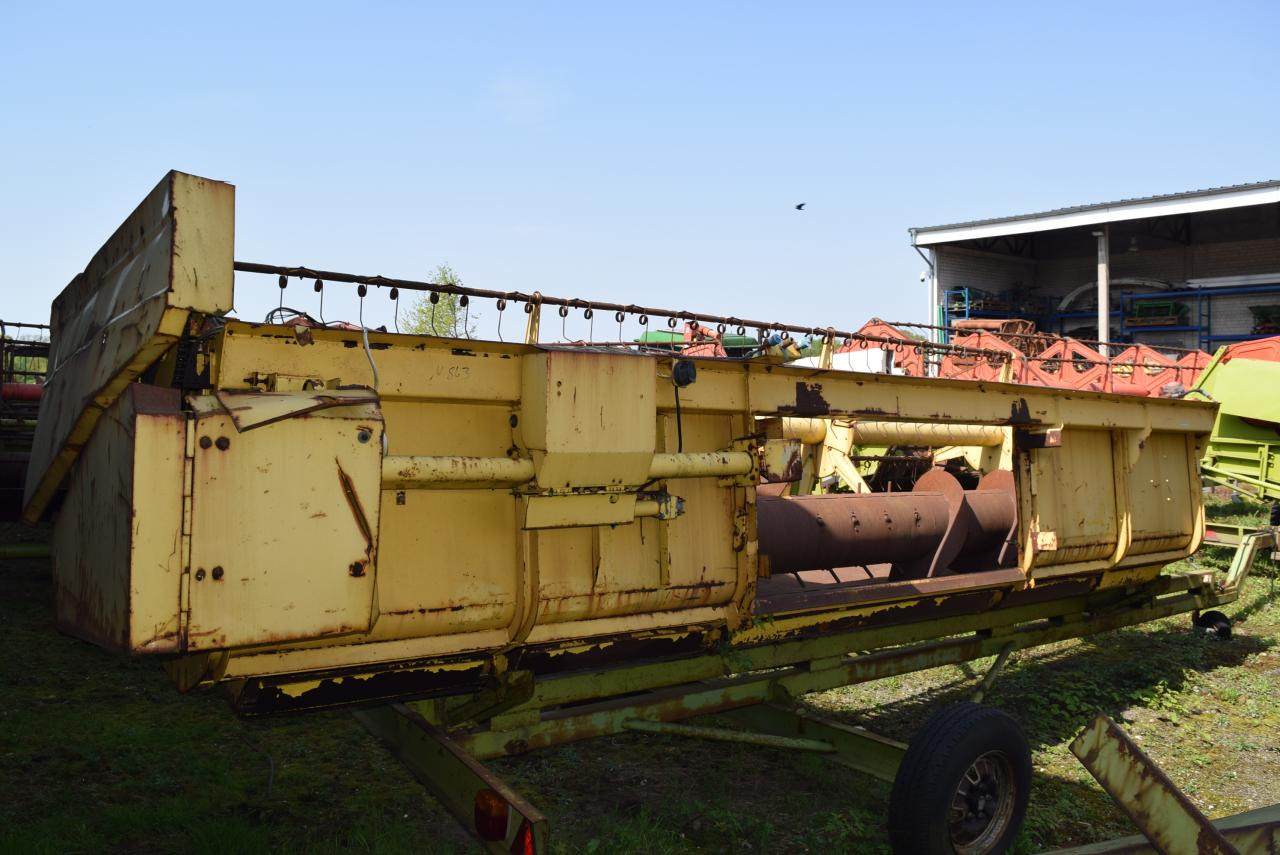 Combine harvester New Holland TF 42: picture 9