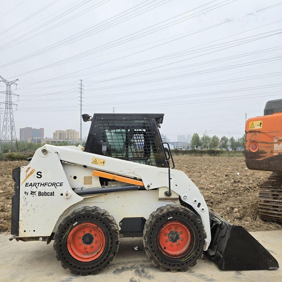 Bobcat S16 - Skid steer loader: picture 2 Bobcat S16 - Skid steer loader: picture 2