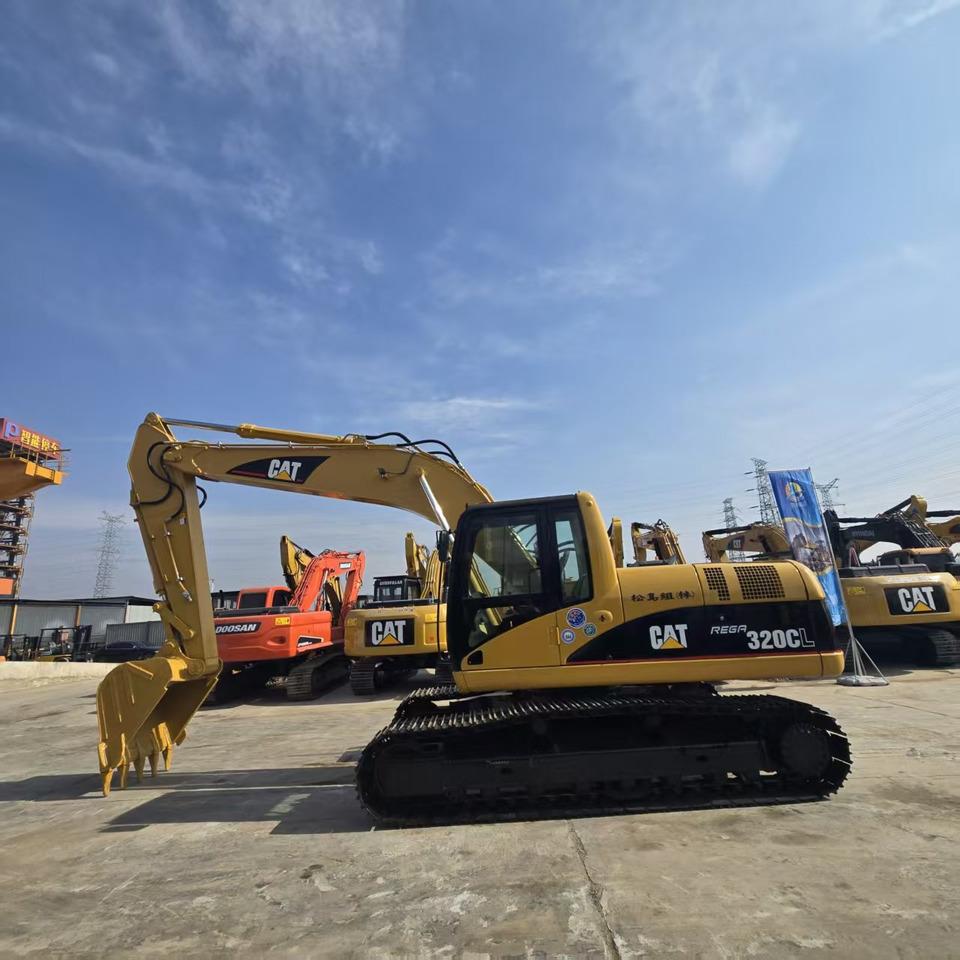 CATERPILLAR 320C - Crawler excavator: picture 3 CATERPILLAR 320C - Crawler excavator: picture 3
