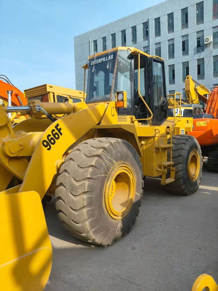 Wheel loader CATERPILLAR 966F: picture 6