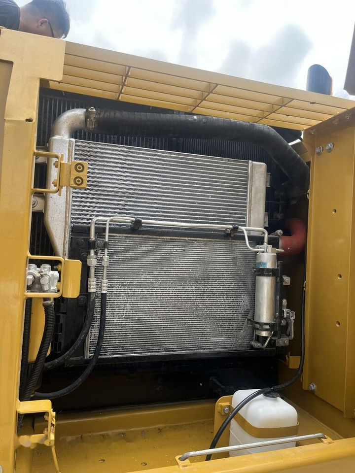 Caterpillar 323D2L - Crawler excavator: picture 3 Caterpillar 323D2L - Crawler excavator: picture 3