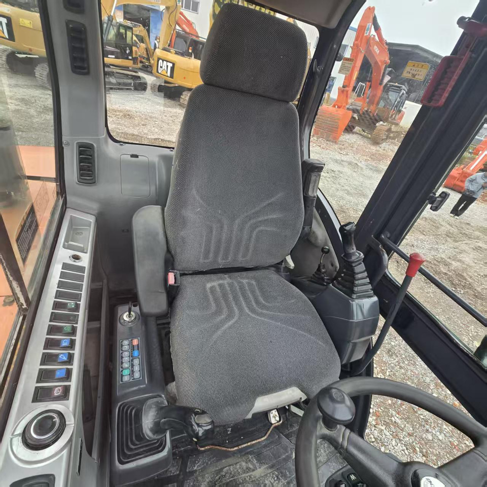 Wheel excavator DOOSAN DX60W: picture 6