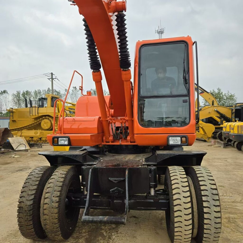 Doosan DH150W - Wheel excavator: picture 3 Doosan DH150W - Wheel excavator: picture 3