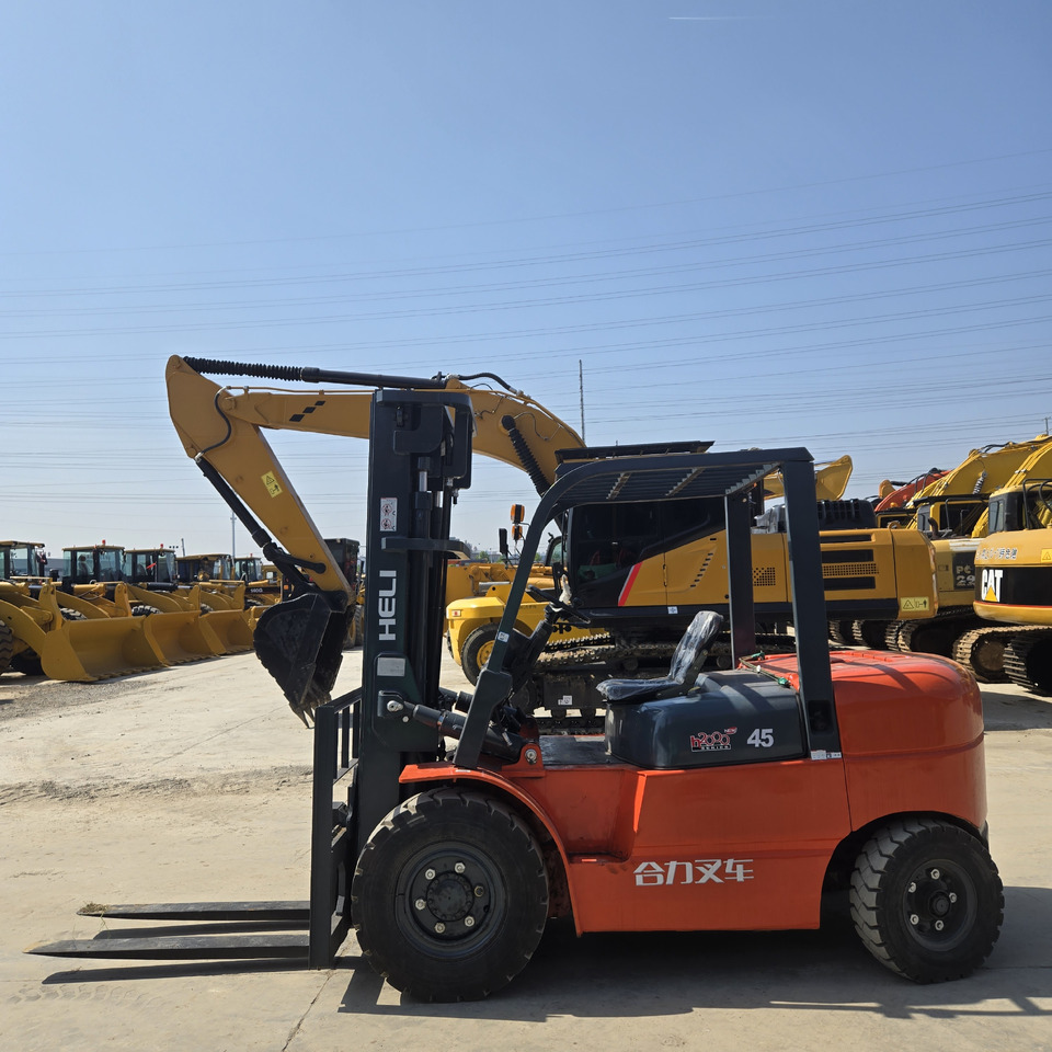 Heli CPCD45 - Diesel forklift: picture 1 Heli CPCD45 - Diesel forklift: picture 1
