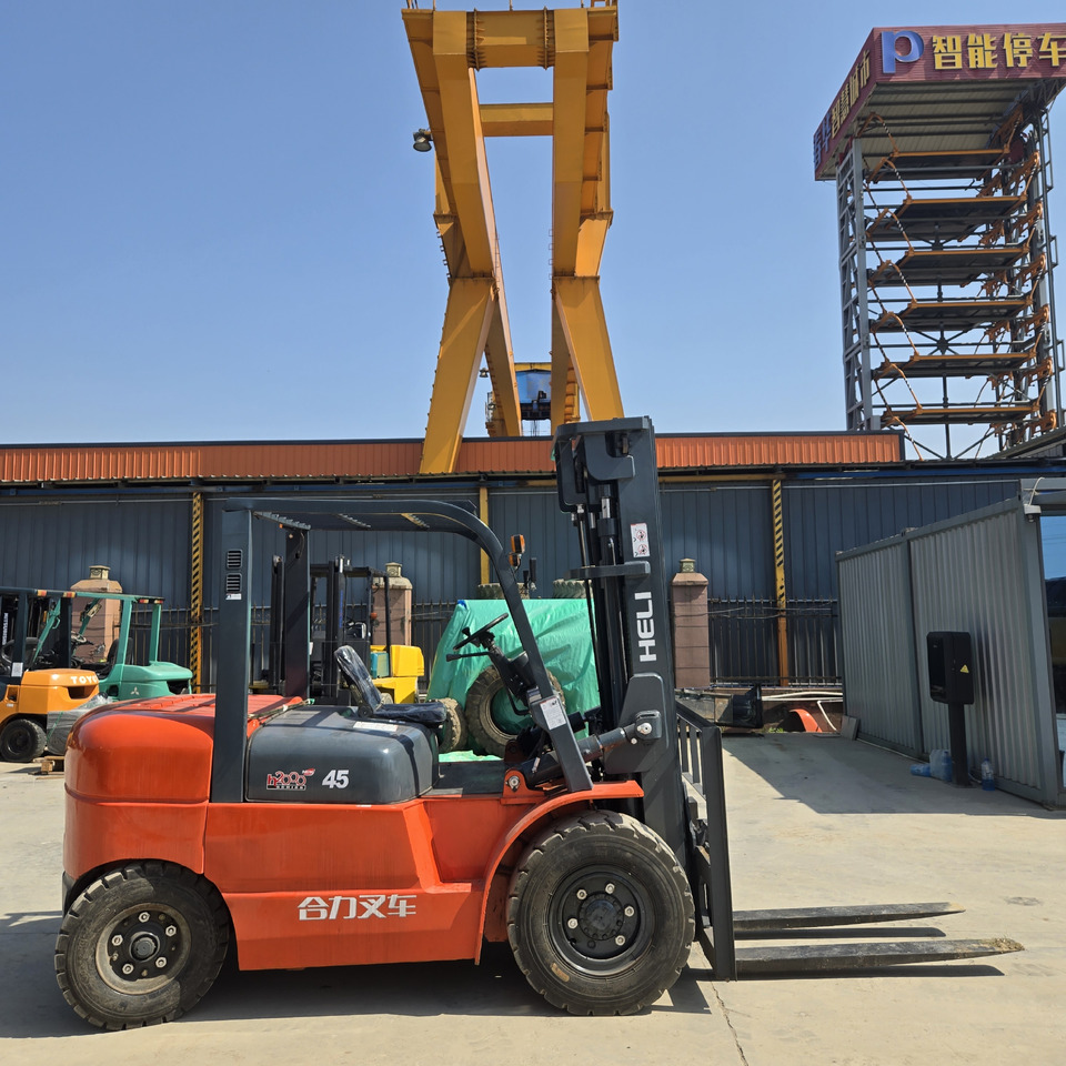 Heli CPCD45 - Diesel forklift: picture 5 Heli CPCD45 - Diesel forklift: picture 5