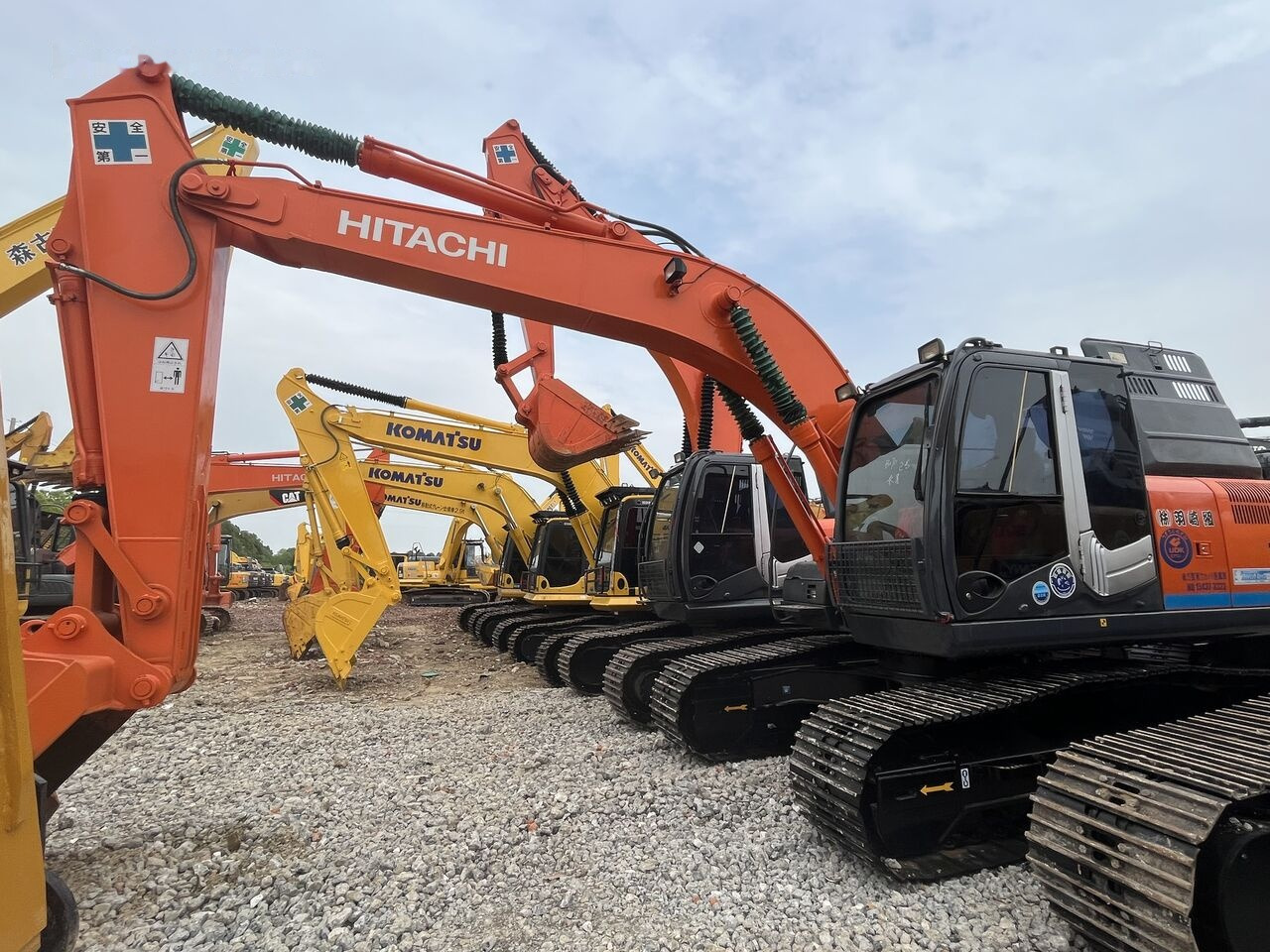 Hitachi ZX200 - Crawler excavator: picture 5 Hitachi ZX200 - Crawler excavator: picture 5