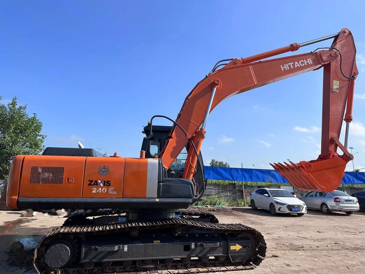 Hitachi ZX240 - Crawler excavator: picture 5 Hitachi ZX240 - Crawler excavator: picture 5