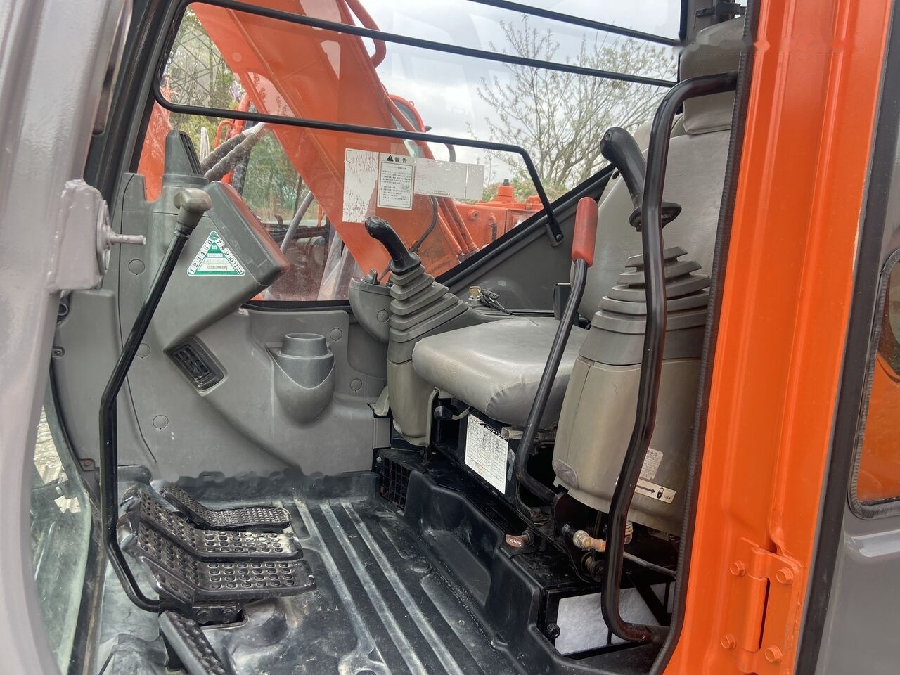 Hitachi ZX80 - Crawler excavator: picture 2 Hitachi ZX80 - Crawler excavator: picture 2