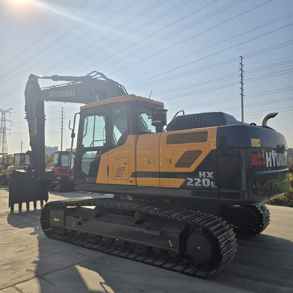 Crawler excavator Hyundai HX220L: picture 6