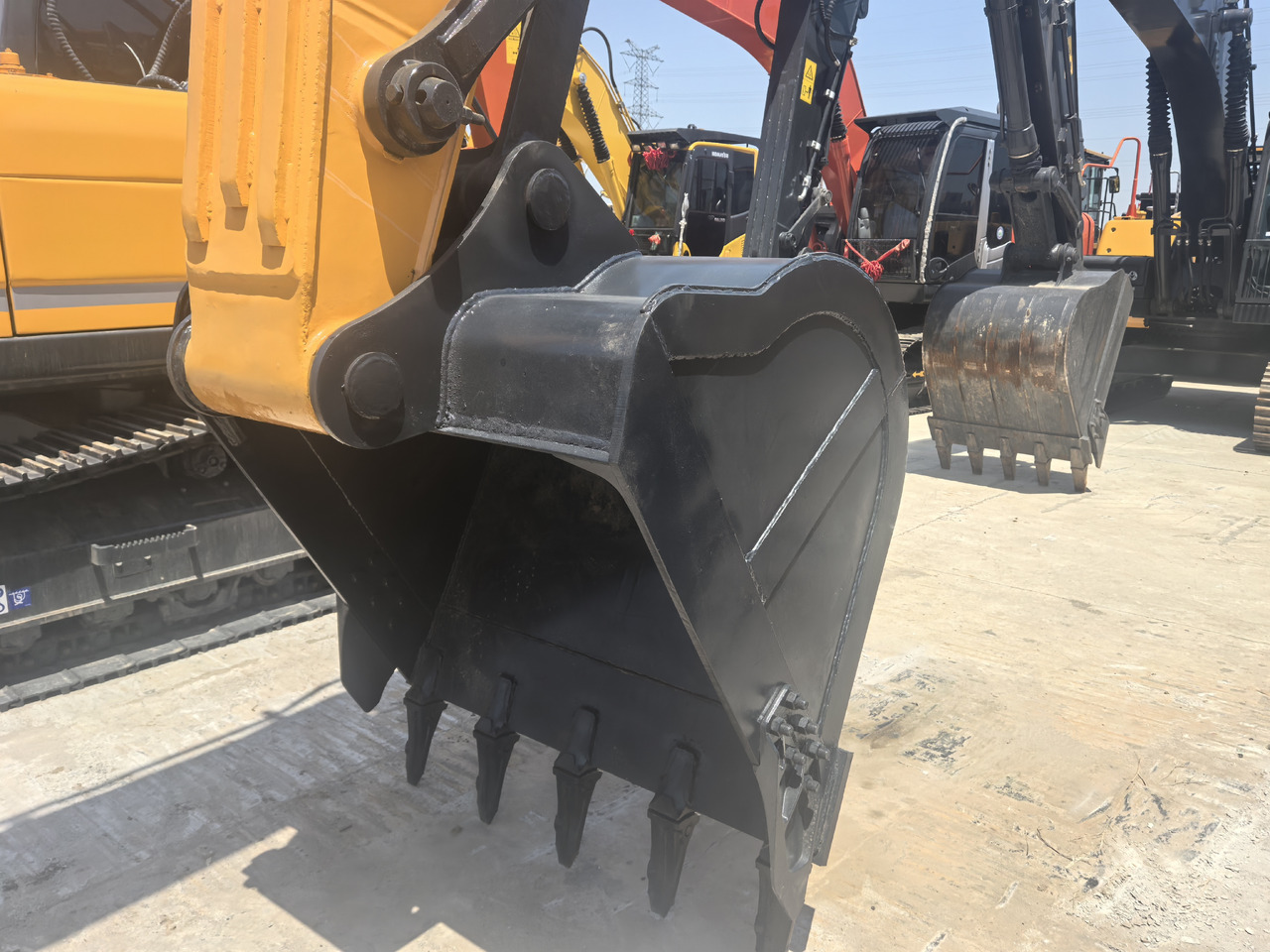 Hyundai R305LC-9T - Crawler excavator: picture 4 Hyundai R305LC-9T - Crawler excavator: picture 4