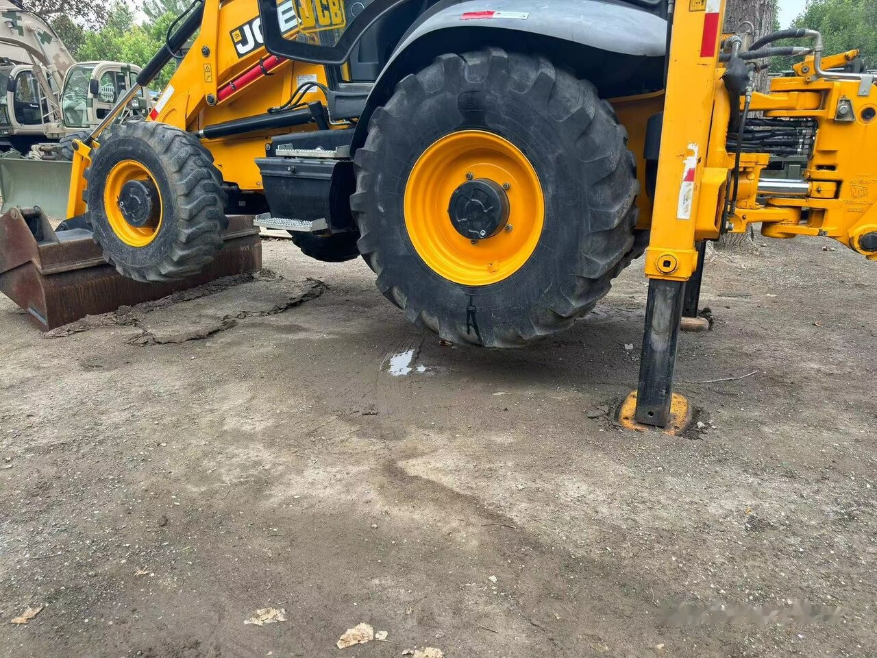 JCB 3CX Telescopic Arm Plus Four in One Bucket - Backhoe loader: picture 5 JCB 3CX Telescopic Arm Plus Four in One Bucket - Backhoe loader: picture 5