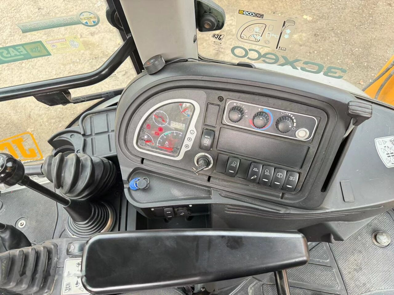 Leasing of JCB 3CX Telescopic Arm Plus Four in One Bucket JCB 3CX Telescopic Arm Plus Four in One Bucket: picture 13