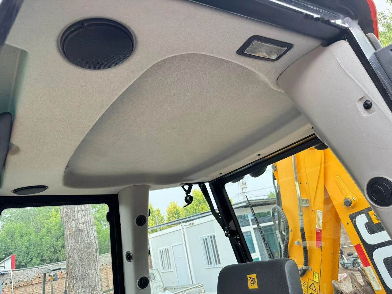 JCB 3CX Telescopic Arm Plus Four in One Bucket - Backhoe loader: picture 4 JCB 3CX Telescopic Arm Plus Four in One Bucket - Backhoe loader: picture 4