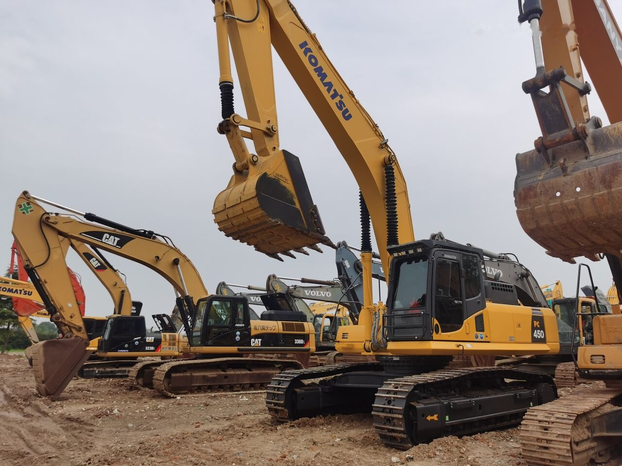 Komatsu PC450-8 - Crawler excavator: picture 4 Komatsu PC450-8 - Crawler excavator: picture 4