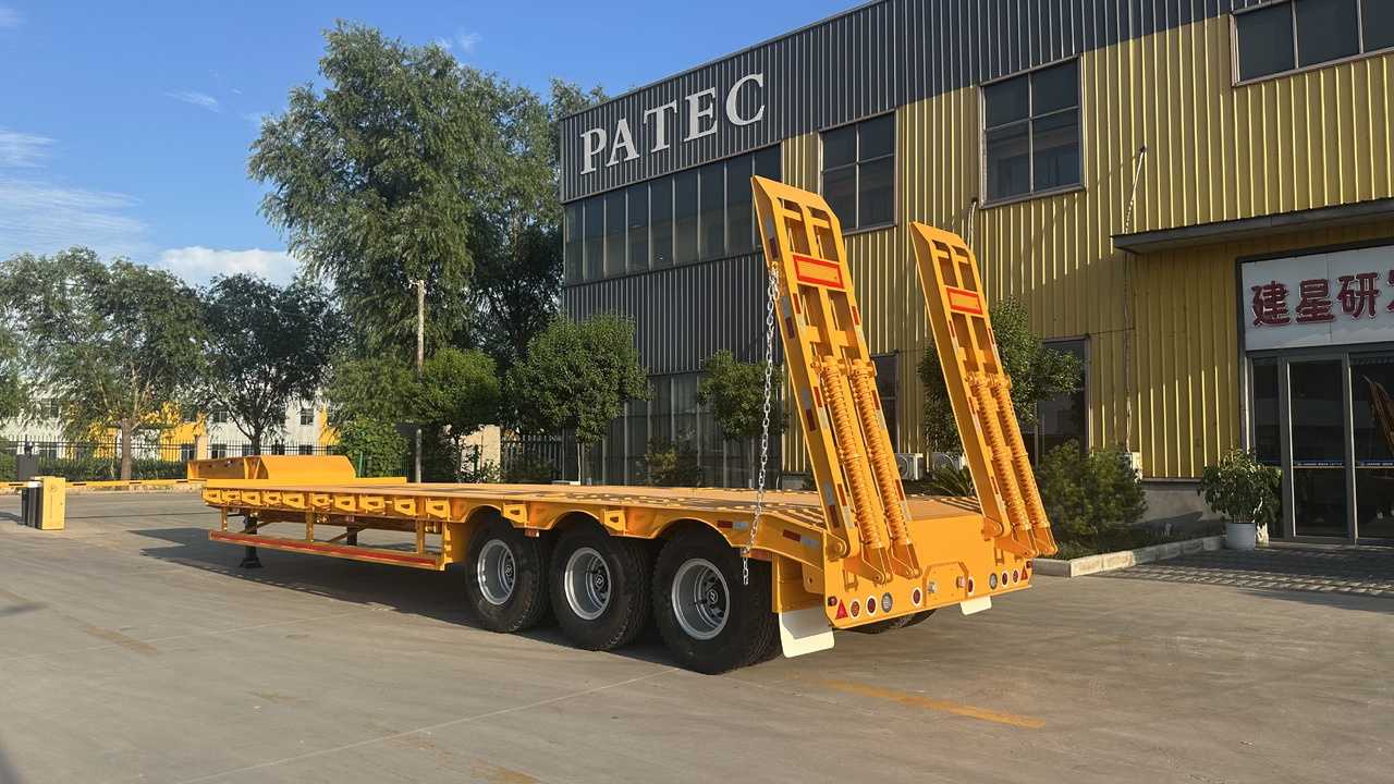New low bed with hydraulic ladder - Dropside/ Flatbed semi-trailer: picture 1 New low bed with hydraulic ladder - Dropside/ Flatbed semi-trailer: picture 1