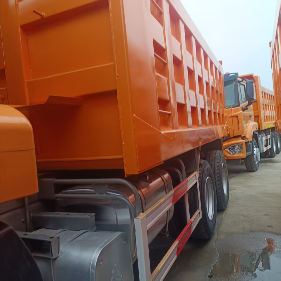 Tipper SINOTRUK HOHAN 6x4: picture 6