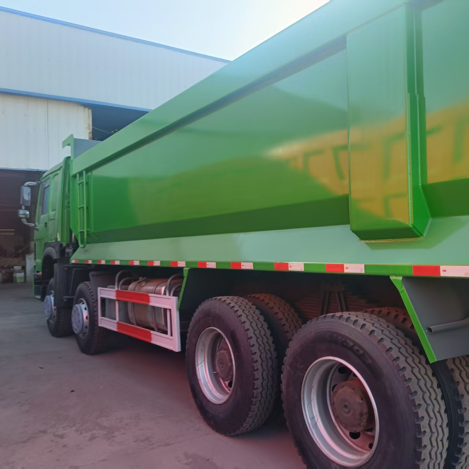 SINOTRUK HOWO - Box truck: picture 4 SINOTRUK HOWO - Box truck: picture 4