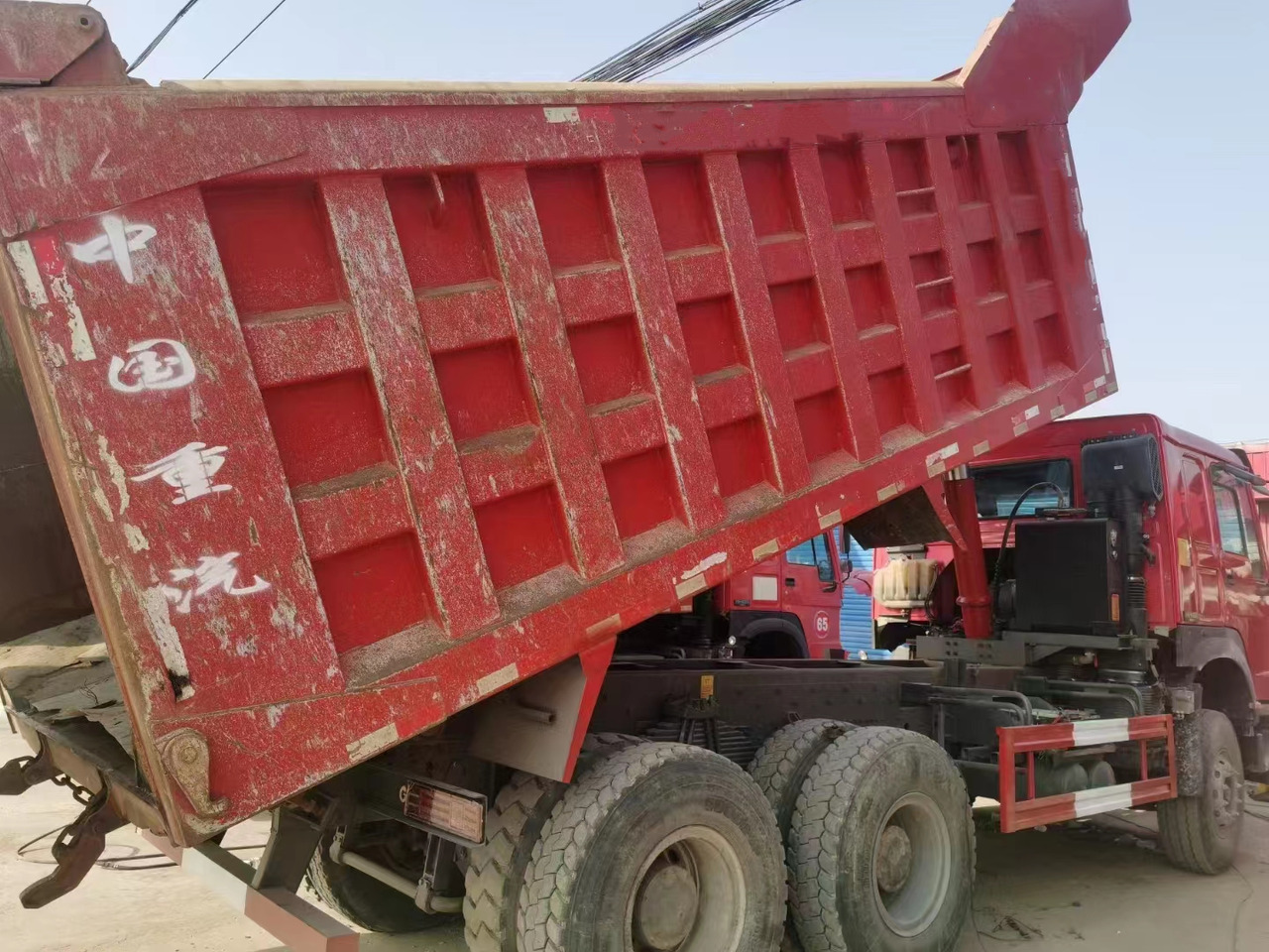 SINOTRUK HOWO - Tipper: picture 2 SINOTRUK HOWO - Tipper: picture 2