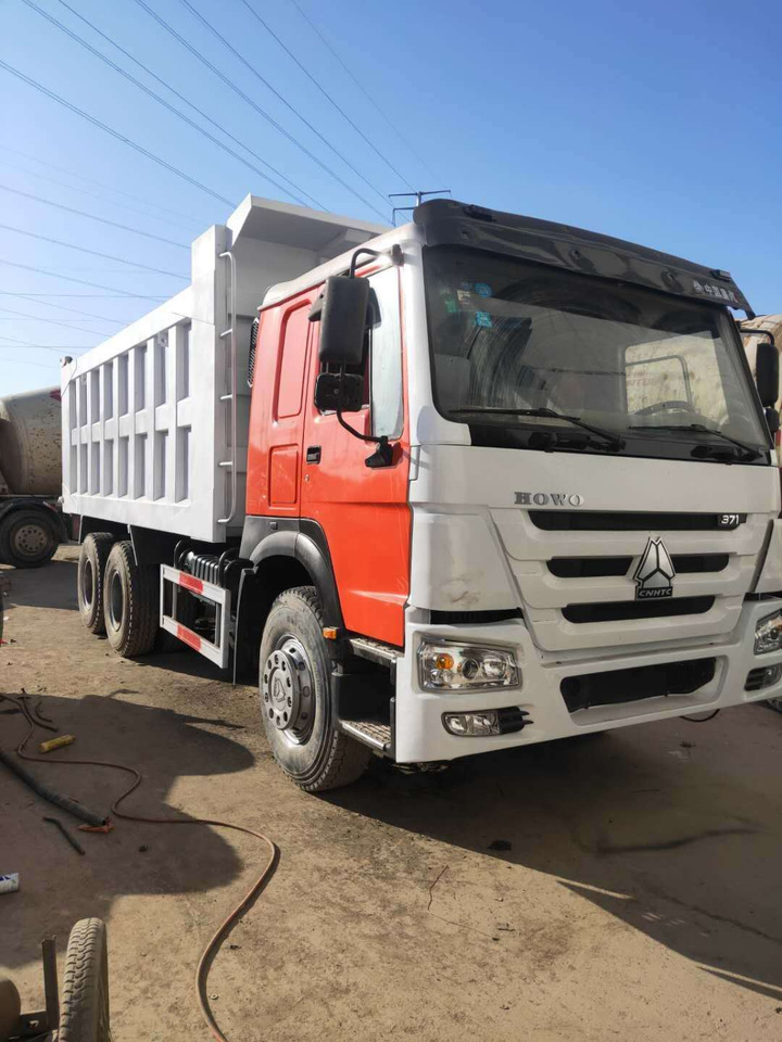 SINOTRUK HOWO - Tipper: picture 2 SINOTRUK HOWO - Tipper: picture 2