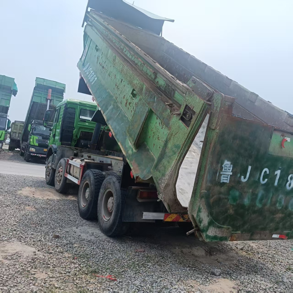 SINOTRUK HOWO - Tipper: picture 5 SINOTRUK HOWO - Tipper: picture 5