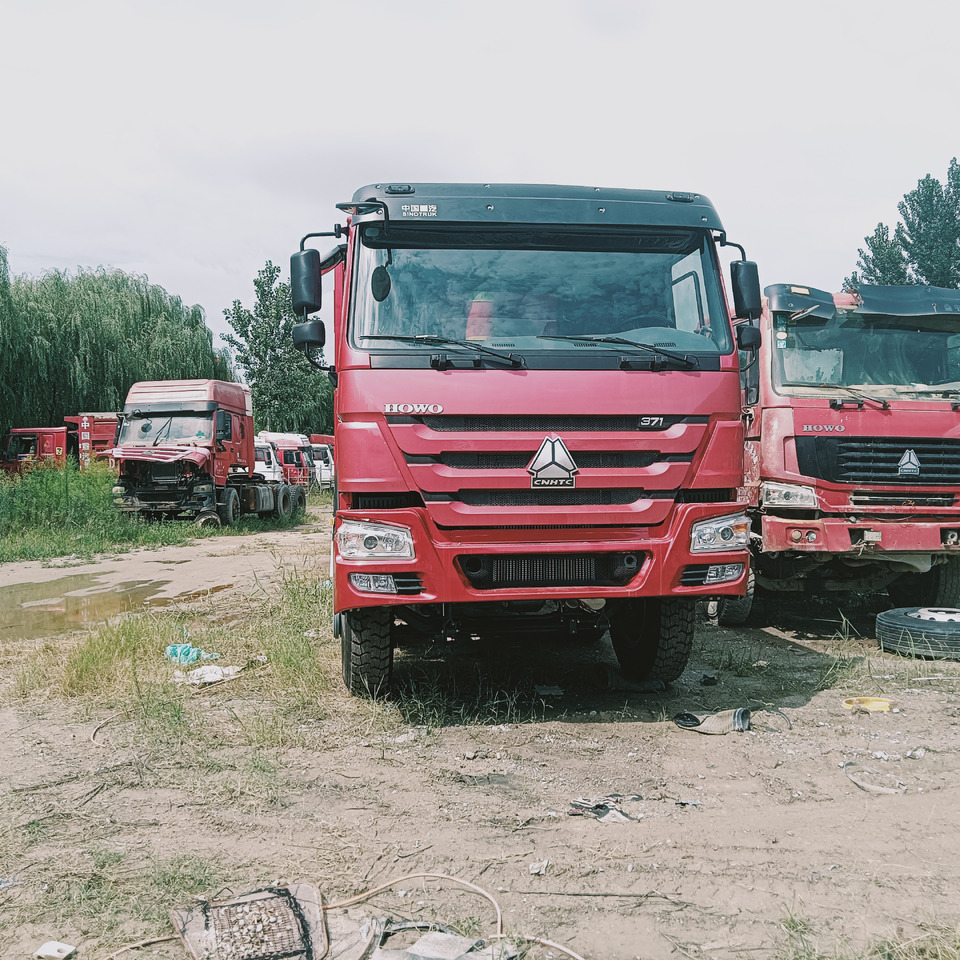 SINOTRUK HOWO - Tipper: picture 2 SINOTRUK HOWO - Tipper: picture 2