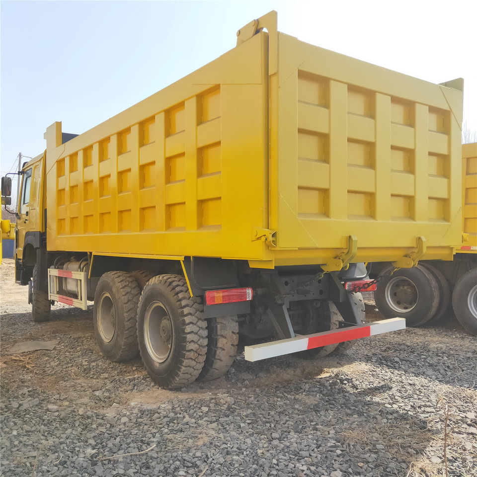 SINOTRUK HOWO - Tipper: picture 5 SINOTRUK HOWO - Tipper: picture 5