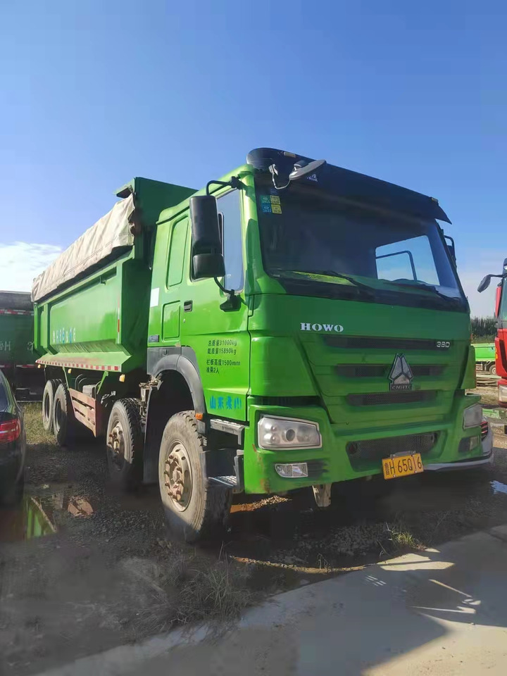 SINOTRUK HOWO - Box truck: picture 2 SINOTRUK HOWO - Box truck: picture 2