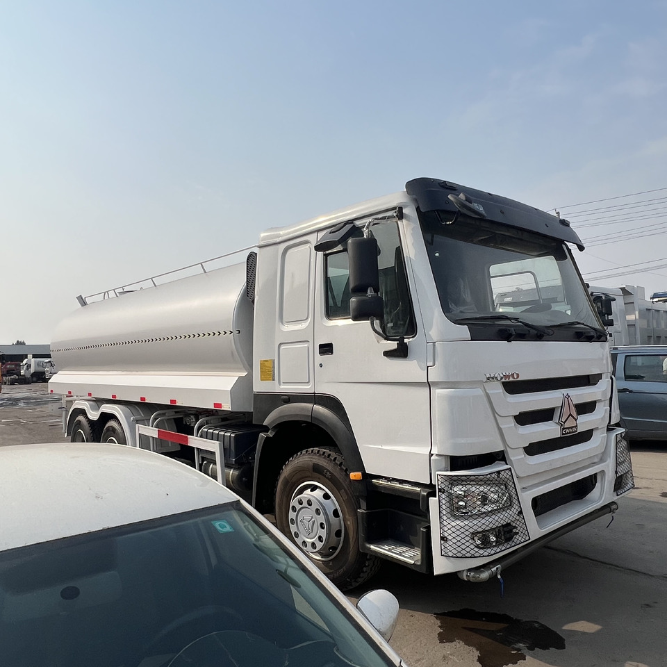 SINOTRUK HOWO sprinkler - Tanker truck: picture 3 SINOTRUK HOWO sprinkler - Tanker truck: picture 3