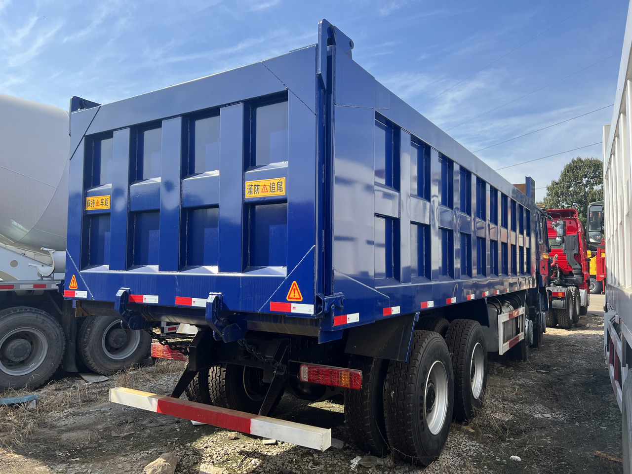 Shacman F3000 8x4 - Tipper: picture 5 Shacman F3000 8x4 - Tipper: picture 5