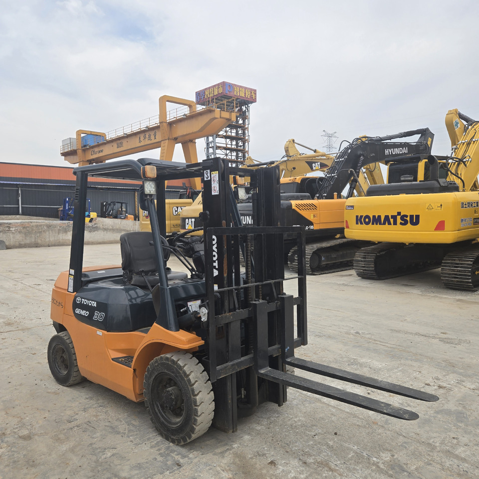 Toyota FD30 - Diesel forklift: picture 5 Toyota FD30 - Diesel forklift: picture 5