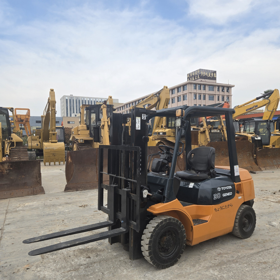 Toyota FD30 - Diesel forklift: picture 3 Toyota FD30 - Diesel forklift: picture 3