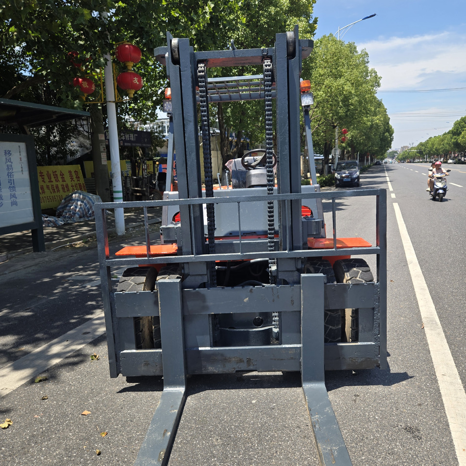 Diesel forklift Toyota FD35: picture 8 Diesel forklift Toyota FD35: picture 8