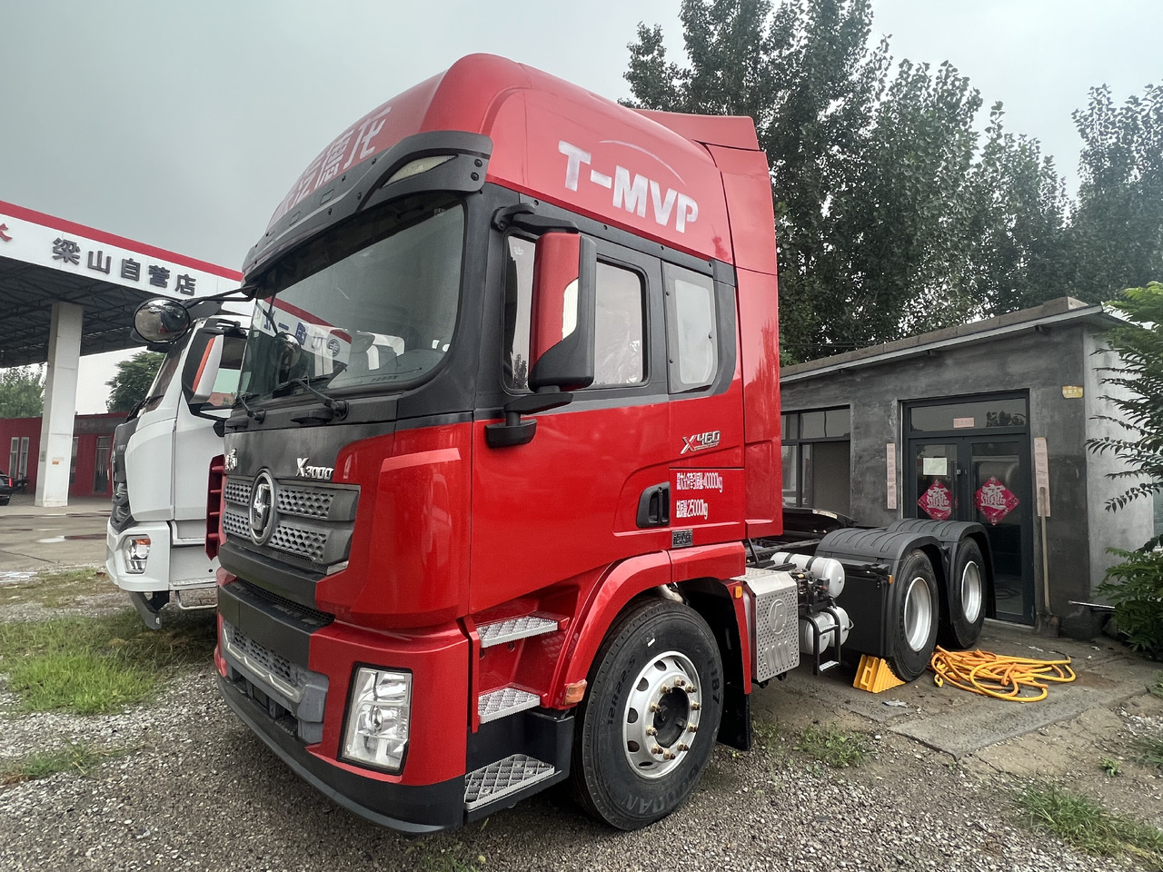 SHACMAN X3000 - Tractor unit: picture 1 SHACMAN X3000 - Tractor unit: picture 1