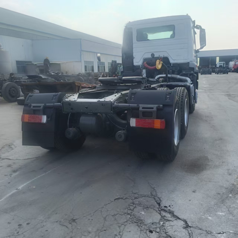 SINORUK HAOHAN - Tractor unit: picture 5 SINORUK HAOHAN - Tractor unit: picture 5
