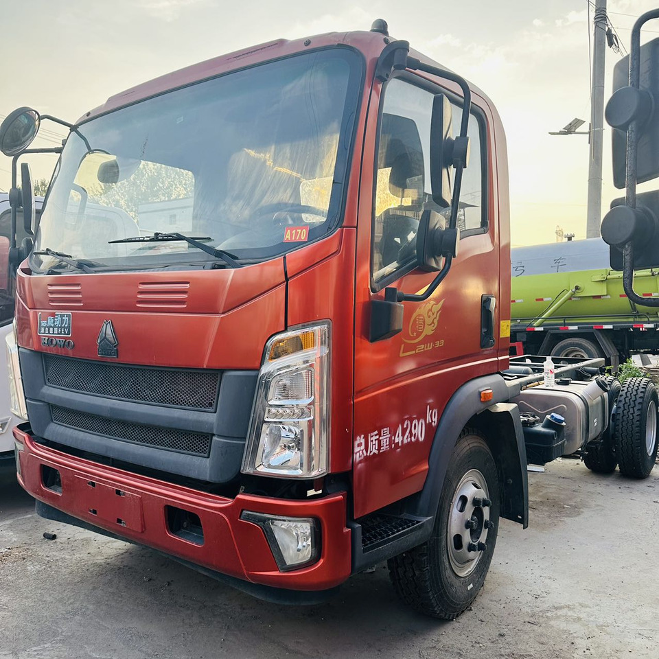 SINOTRUK HOWO - Tractor unit: picture 2 SINOTRUK HOWO - Tractor unit: picture 2