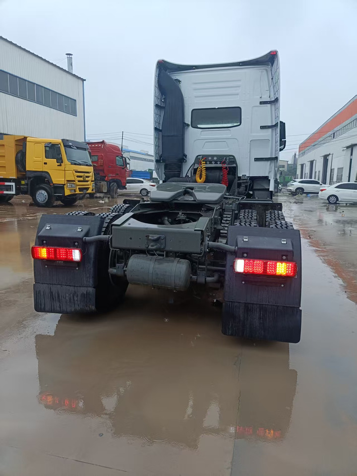 SINOTRUK HOWO - Tractor unit: picture 4 SINOTRUK HOWO - Tractor unit: picture 4