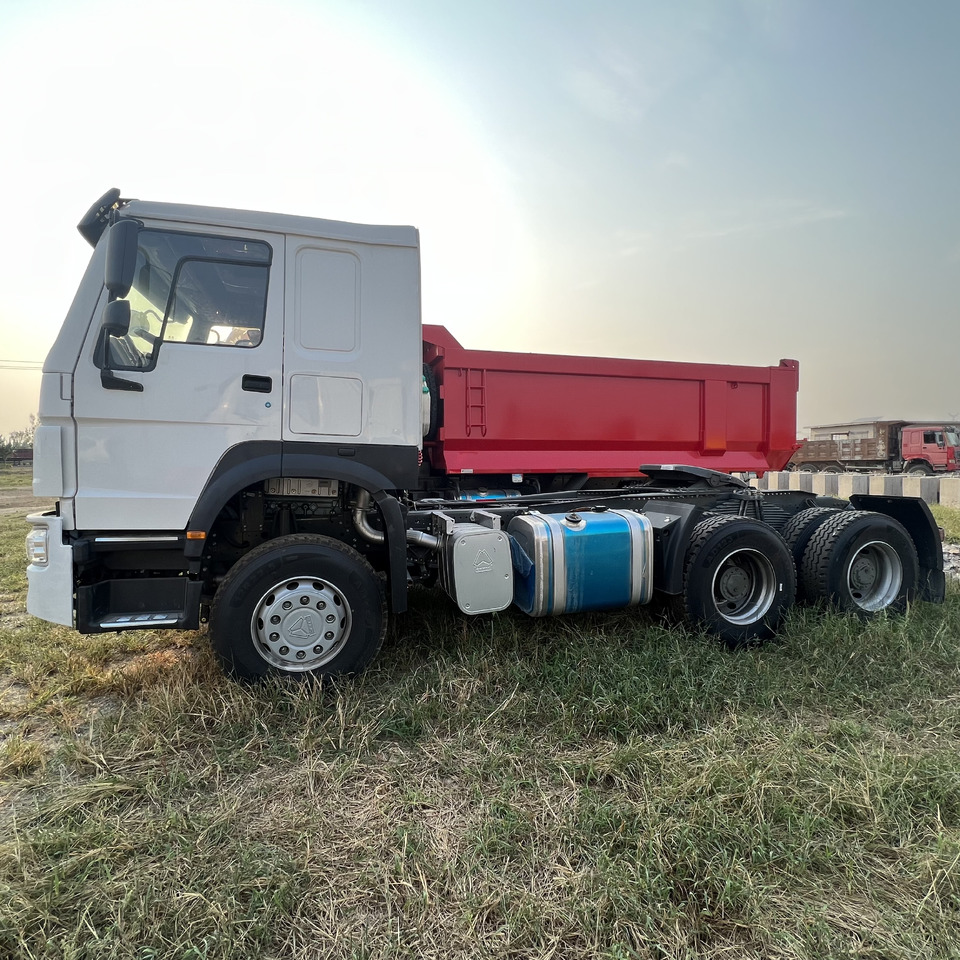SINOTRUK HOWO tralier head - Tractor unit: picture 3 SINOTRUK HOWO tralier head - Tractor unit: picture 3