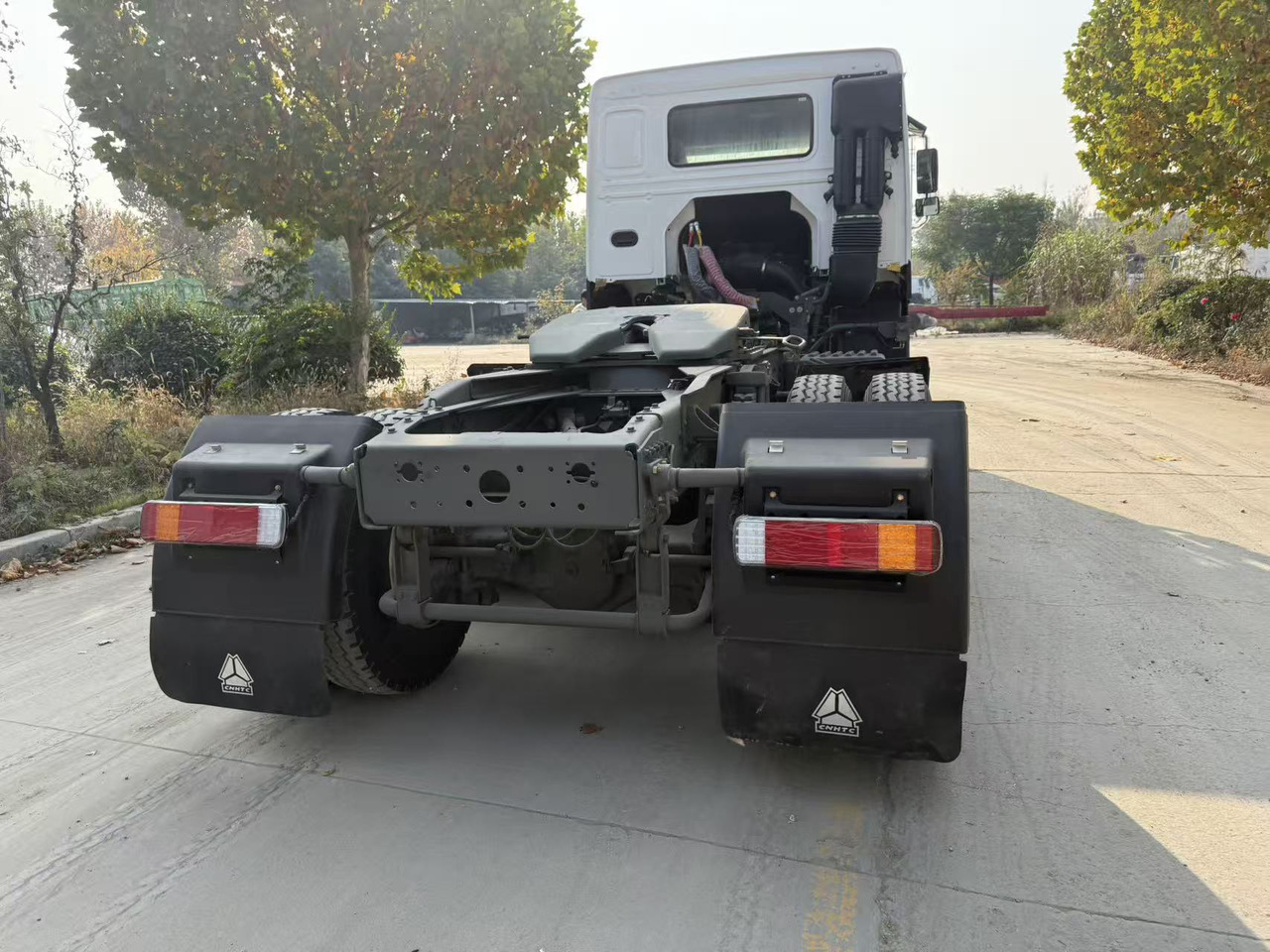 Tractor unit SINOTRUK Howo tractor head: picture 7