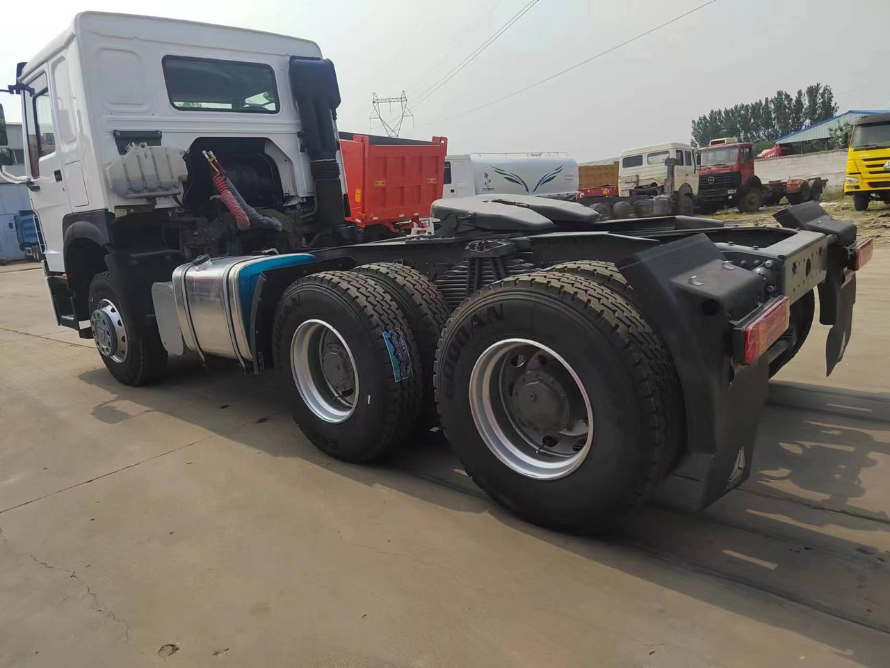 SINOTRUK Trailer head - Tractor unit: picture 1 SINOTRUK Trailer head - Tractor unit: picture 1